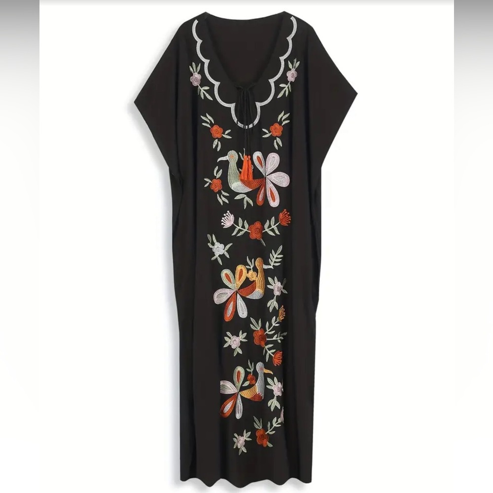 Embroidered caftan - Picture 1 of 9